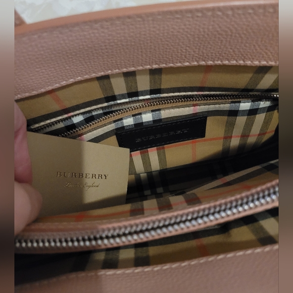 BURBERRY Medium Banner in Leather and Vintage Check- Ash Rose - Picture 4 of 6